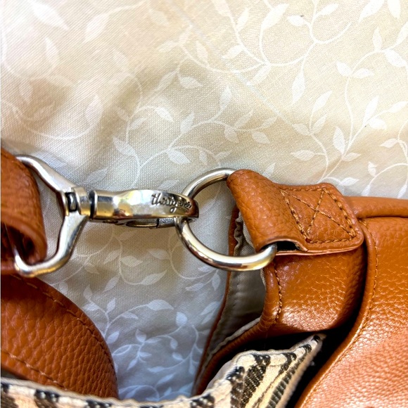 Thirty-One Baseball striped Crossbody Bag: removable flap, adjustable strap!! - Picture 3 of 13